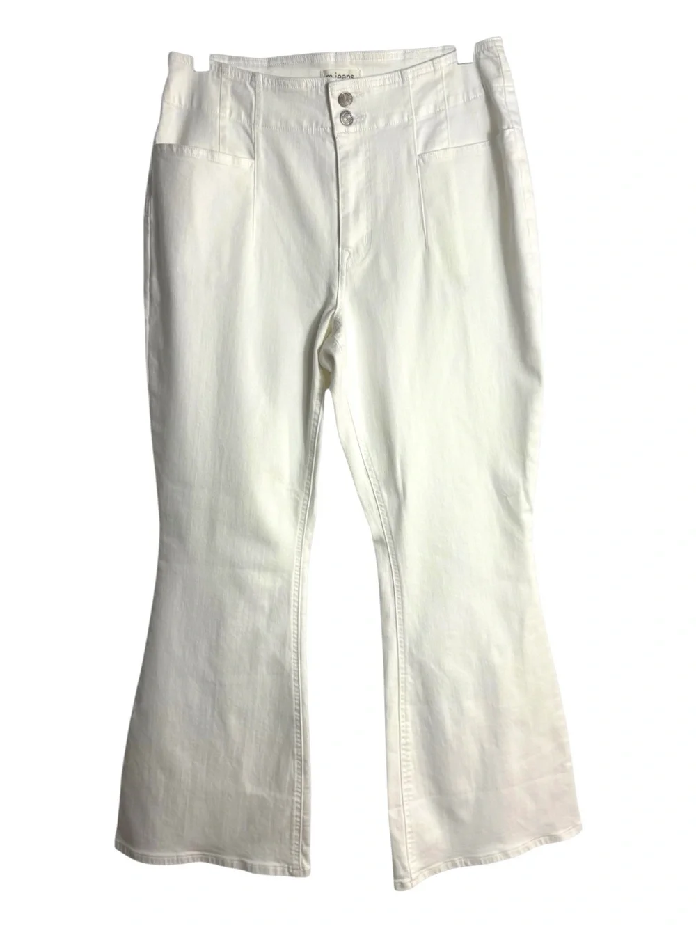 m jeans by MAURICES High Waisted Flare Jeans in White Size 14 SHORT — GORGEOUS!!
